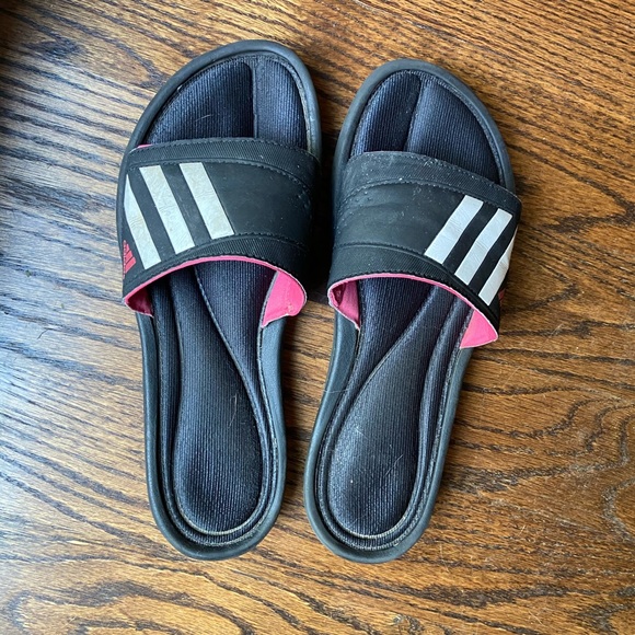 Adidas Slip On Slides - Picture 7 of 7